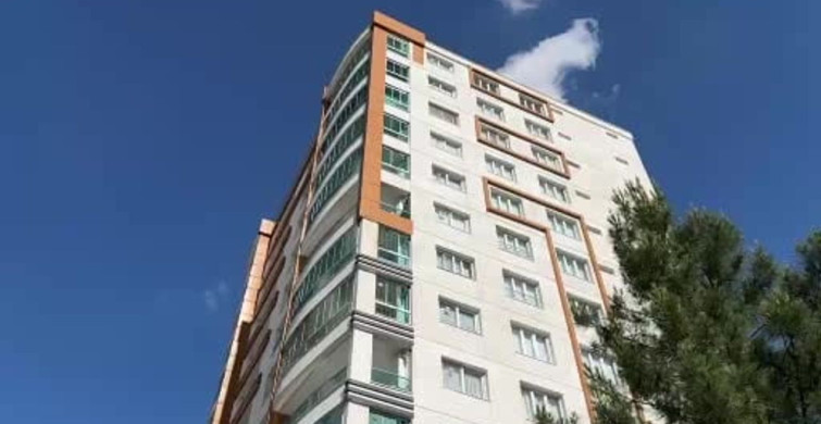 Diyarbakır'da evinin balkonundan atlayan çocuk hayatını kaybetti