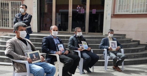 Diyarbakır'da Evlat Nöbeti Salgın Dinlemedi
