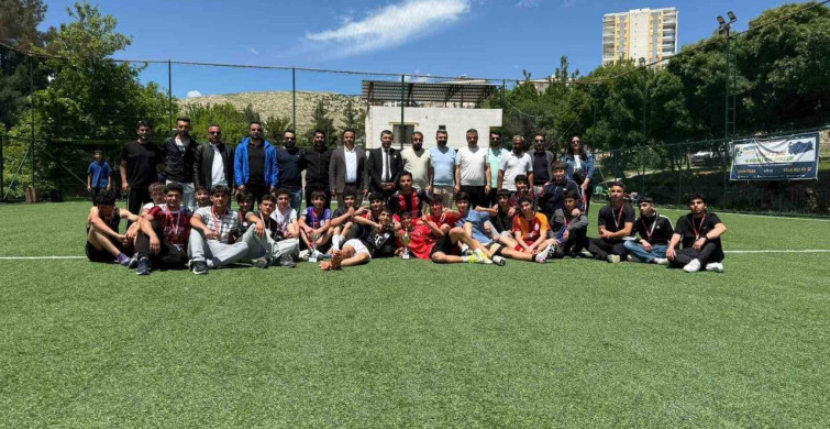Diyarbakır'da Gençler Arası Futbol Turnuvası