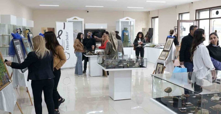 Diyarbakır'da Harmoni Resim Sergisi Açıldı
