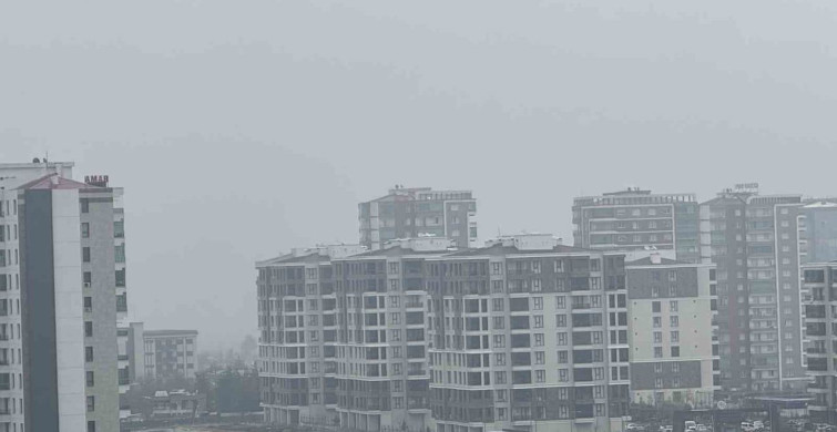 Diyarbakır'da Hava Şartları Uçak Seferlerini Olumsuz Etkiledi