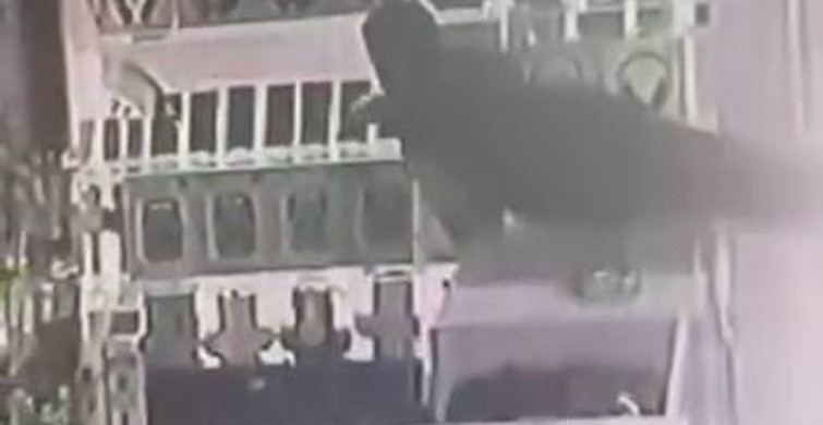 Diyarbakır'da Hırsızlık Şaşkınlığı: Çocuk Masanın Üstüne Çıktı