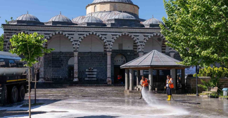 Diyarbakır'da İbadethaneler Bayram Temizliğine Kavuştu