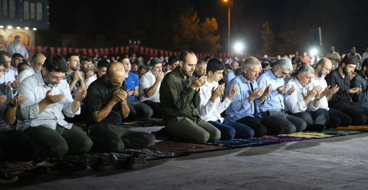 Diyarbakır'da İsrail'in Gazze'ye Saldırıları Protesto Edildi