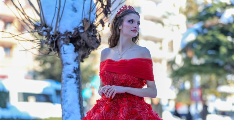 Diyarbakır'da Kar Üstünde Gelinlik Defilesi