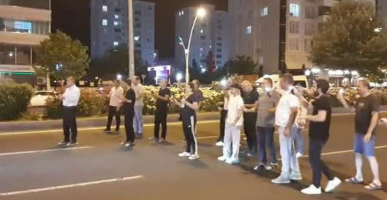 Diyarbakır'da kazalarda kaybedilen yakınlar için yol kapatıldı