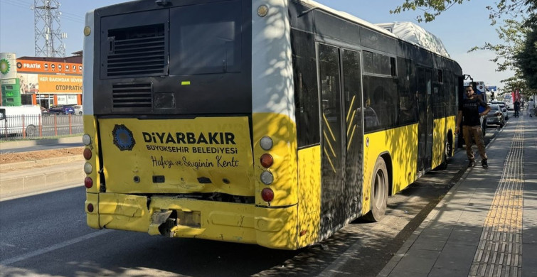 Diyarbakır'da Minibüs, Belediye Otobüsüne Çarptı: 25 Yaralı