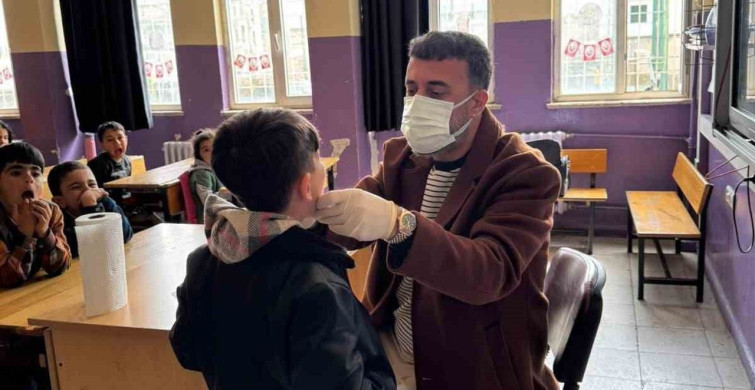 Diyarbakır'da Öğrencilere Ağız ve Diş Sağlığı Taraması