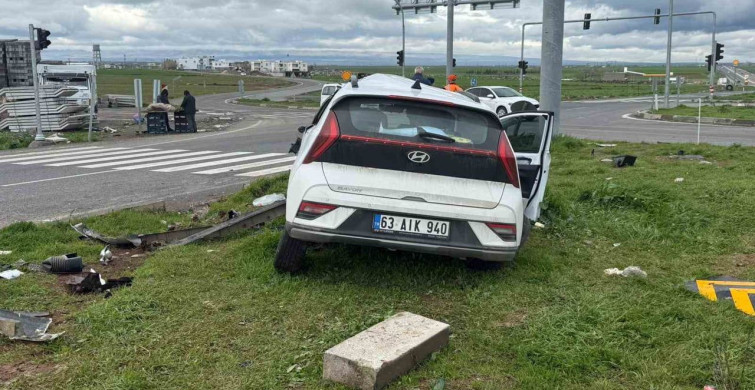Diyarbakır'da Okul Servisi Kazası: 15 Kişi Yaralandı