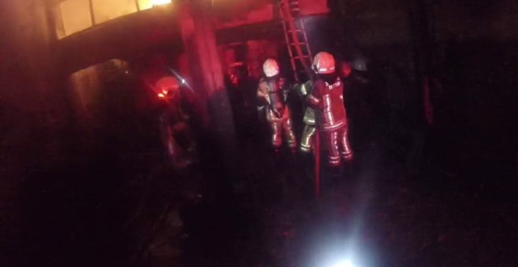 Diyarbakır'da Oto Tamircisinde Yangın Anbean Kaydedildi