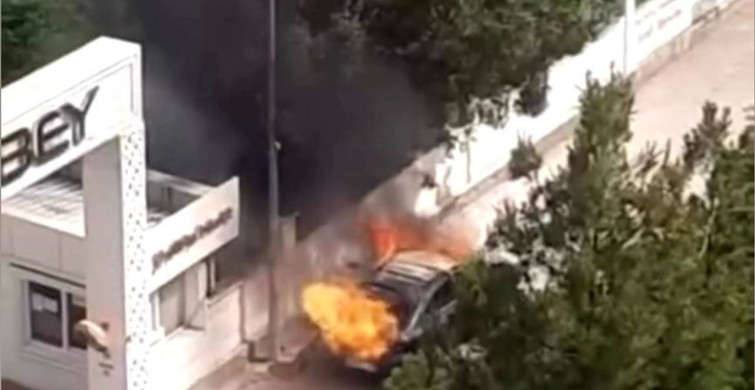 Diyarbakır'da Seyir Halindeki Araç Alev Aldı