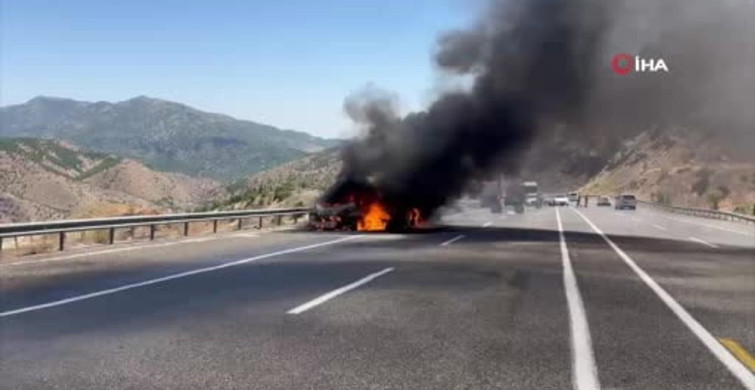 Diyarbakır'da seyir halindeki araçta yangın çıktı