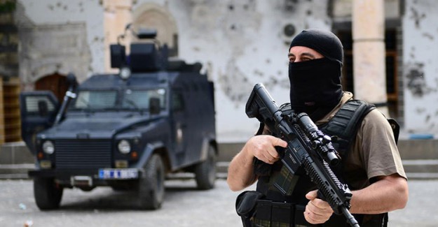 Diyarbakır'da Şok Gözaltı!