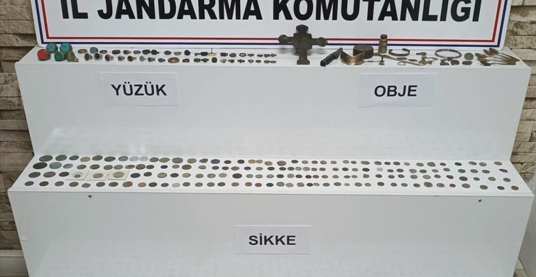 Diyarbakır'da Tarihi Eser Operasyonu: 690 Sikke ve 47 Yüzük Ele Geçirildi
