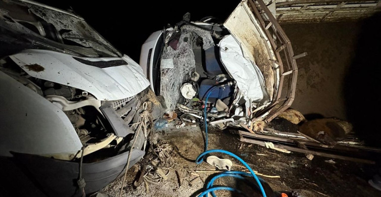 Diyarbakır'da Trafik Kazası: 2 Ölü, 1 Yaralı