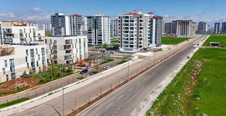 Diyarbakır'da Yeşil Dönüşüm Hamlesi: 5 Bin Ağaç Toprakla Buluşturuldu