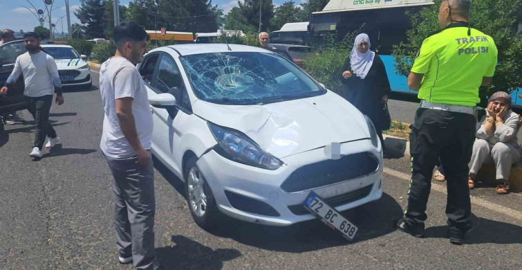 Diyarbakır'da yolun karşısına geçerken otomobil çarptı, 71 yaşındaki adam hayatını kaybetti