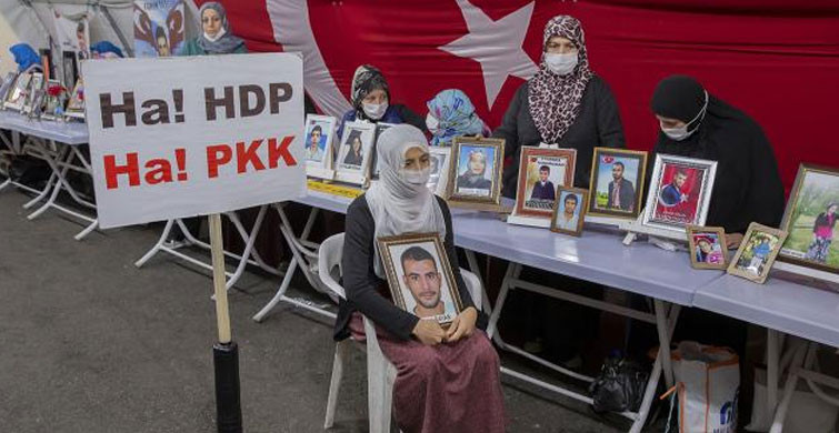 Diyarbakır'daki Evlat Nöbetine Bir Aile Daha Katıldı