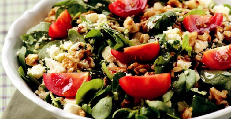 Diyet listelerinin bir numarası lor peynirli semizotu salatası nasıl yapılır, malzemeler nelerdir? Tadı damağınızda kalacak salata tarifi