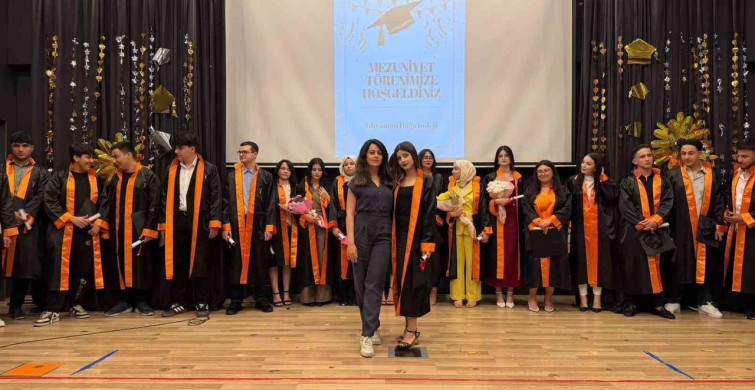 Doğa Koleji Mezuniyet Töreni Renkli Anlara Sahne Oldu