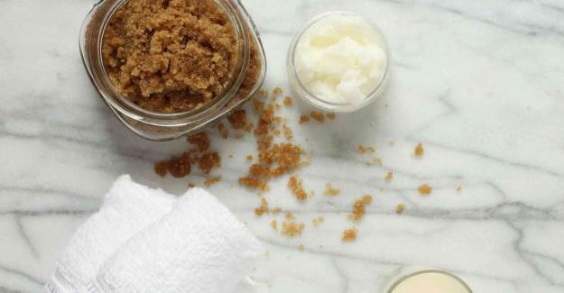 Doğal Vücut Peelingi Nasıl Yapılır?