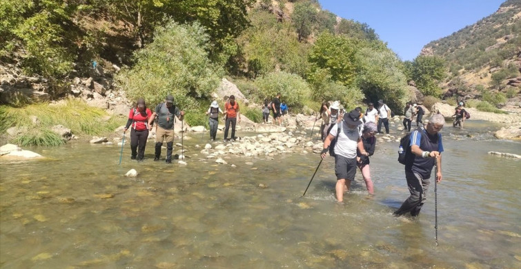 Doğaseverler Zore Kanyonu'nda Yürüyüş Etkinliği Düzenledi