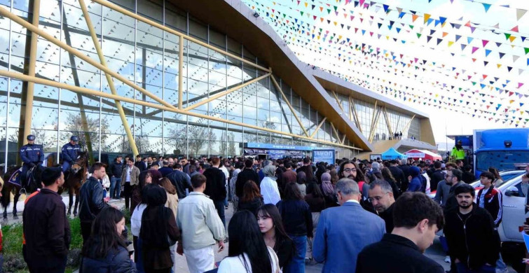 Doğu Anadolu Kariyer Fuarı 2023'te Ziyaretçilere Kapılarını Açtı