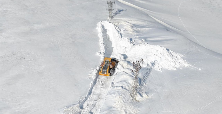 Doğu Anadolu'da Kar ve Tipi Ulaşımı Olumsuz Etkiledi