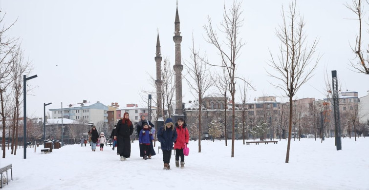 Doğu Anadolu'da Kar Yağışı Etkili Olmaya Devam Ediyor