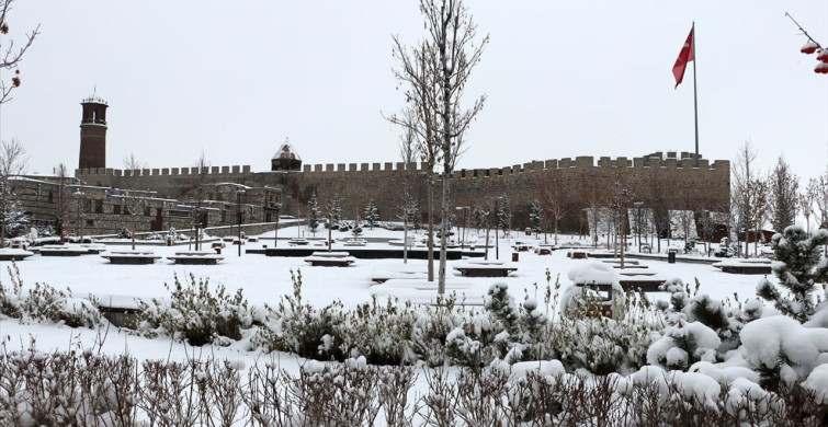 Doğu Anadolu'da Kar Yağışı Hayatı Olumsuz Etkiliyor