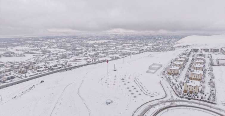 Doğu Anadolu'da Olumsuz Hava Koşulları Ulaşımı Zorluyor