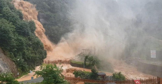 Doğu Karadeniz'de Felaket! Sel ve Heyelan
