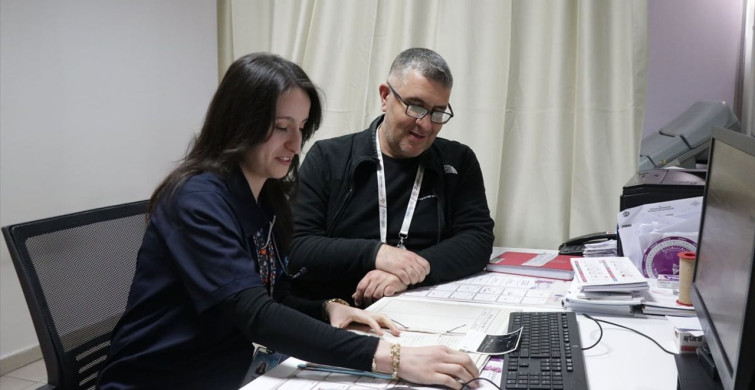 Doğum Doktoruyla Staj Arkadaşı Olan Tıp Öğrencisi