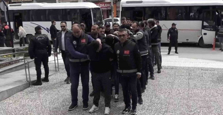 Dolandırıcılık Şebekesi Çökertildi: 21 Kişi Tutuklandı