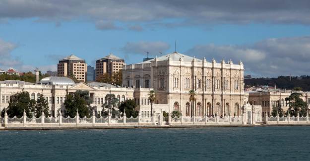 Dolmabahçe Sarayı Nerede? Dolmabahçe Tarihi