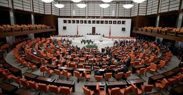 Dört Partiden Fransa Senatosu’na Kınama
