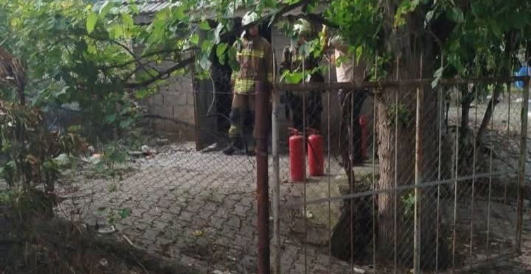 Dörtyol'da metruk bina yangını kontrol altına alındı