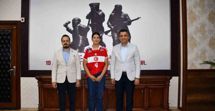 Dörtyollu Sena, hentbol milli takımında memleketini temsil edecek
