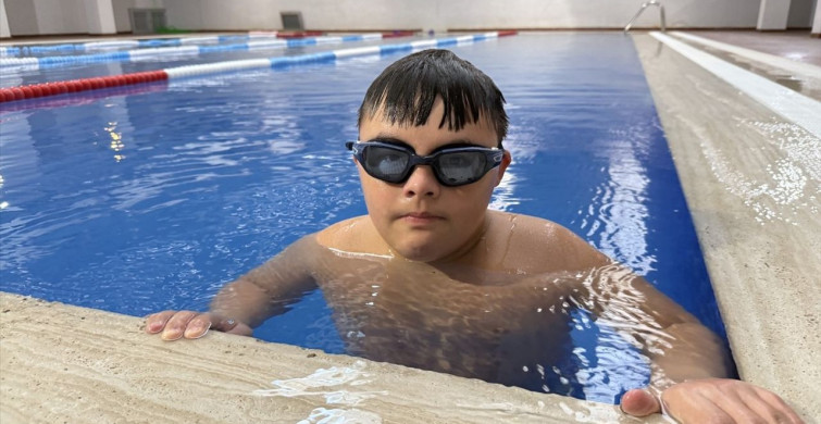 Down Sendromlu Kayra’nın Yüzme Serüveni