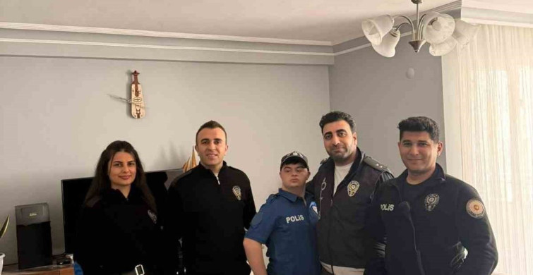 Down Sendromlu Melik'e Polislerden Doğum Günü Sürprizi