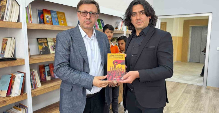 Dr. Cengiz Çelik, Ağrı’da okurlarıyla buluştu