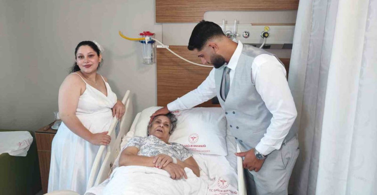 Düğün Gününde Annelerine Sürpriz Ziyaret