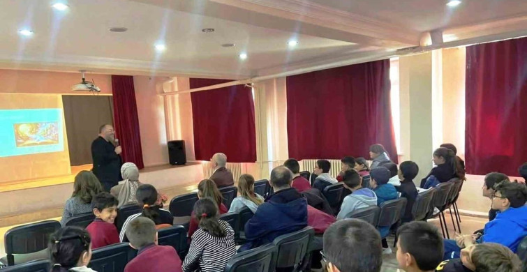 Dumlupınar'da Bilim ve Edebiyat Etkinliği