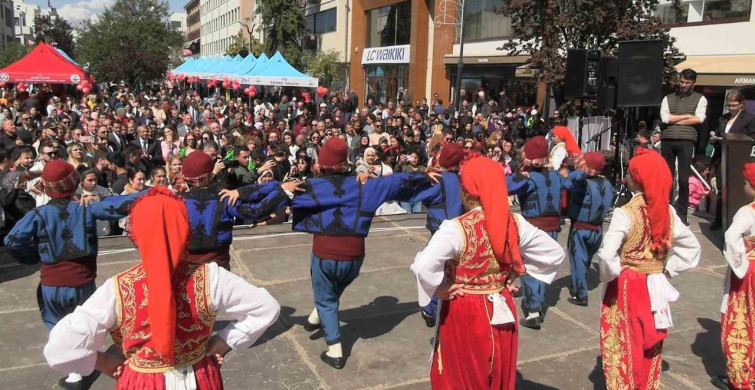 Dünya Romanlar Günü Edirne'de Coşkuyla Kutlandı