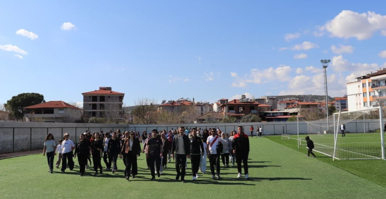 Dünya Sağlık Günü Yürüyüşü Selendi'de Gerçekleşti