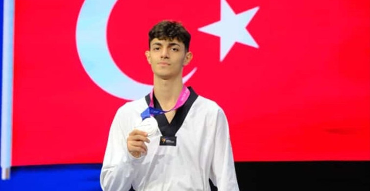 Dünya Tekvando Şampiyonası'nda Türk Sporcular Başarı Elde Etti Dünya Tekvando Şampiyonası'nda Türk Sporcular Başarı Elde Etti