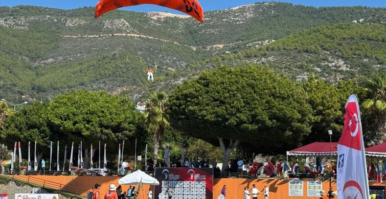 Dünya Yamaç Paraşütü Hedef Şampiyonası Antalya'da Devam Ediyor