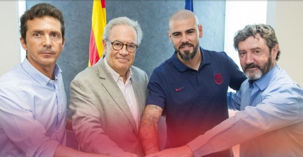 Dünya Yıldızı Kaleci Victor Valdes Barcelona'ya Geri Döndü!