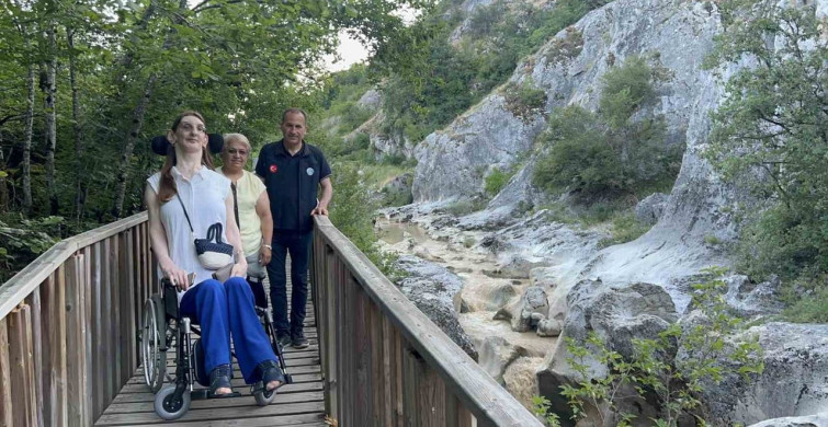 Dünyanın en uzun boylu kadını kastamonu'da horma kanyonunu gezdi