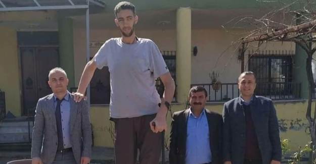 Dünyanın En Uzun İnsanından Korkutan Haber